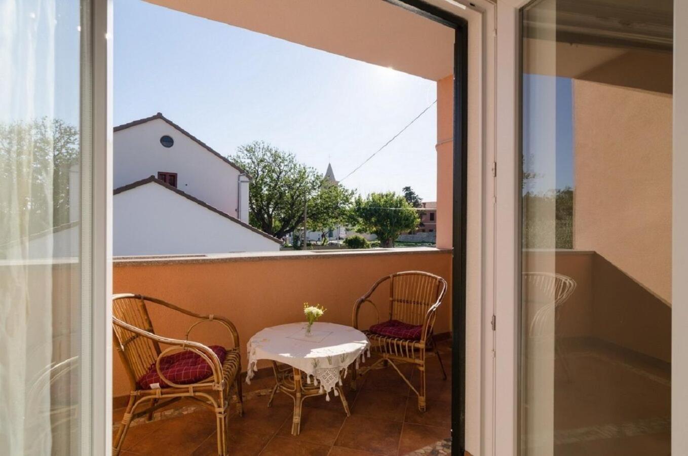 Holiday Home Old Town - Great Location ニン エクステリア 写真