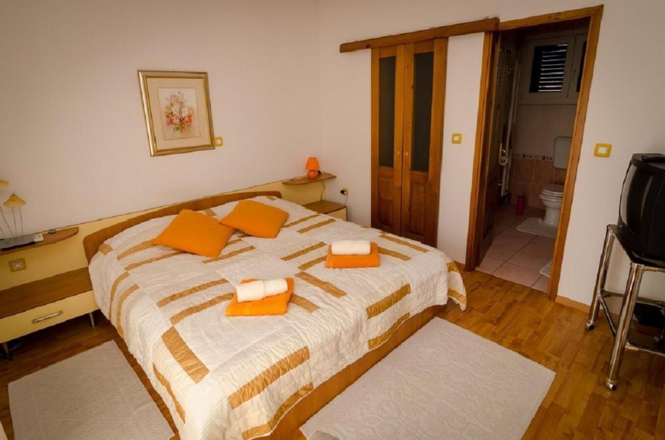 Holiday Home Old Town - Great Location ニン エクステリア 写真