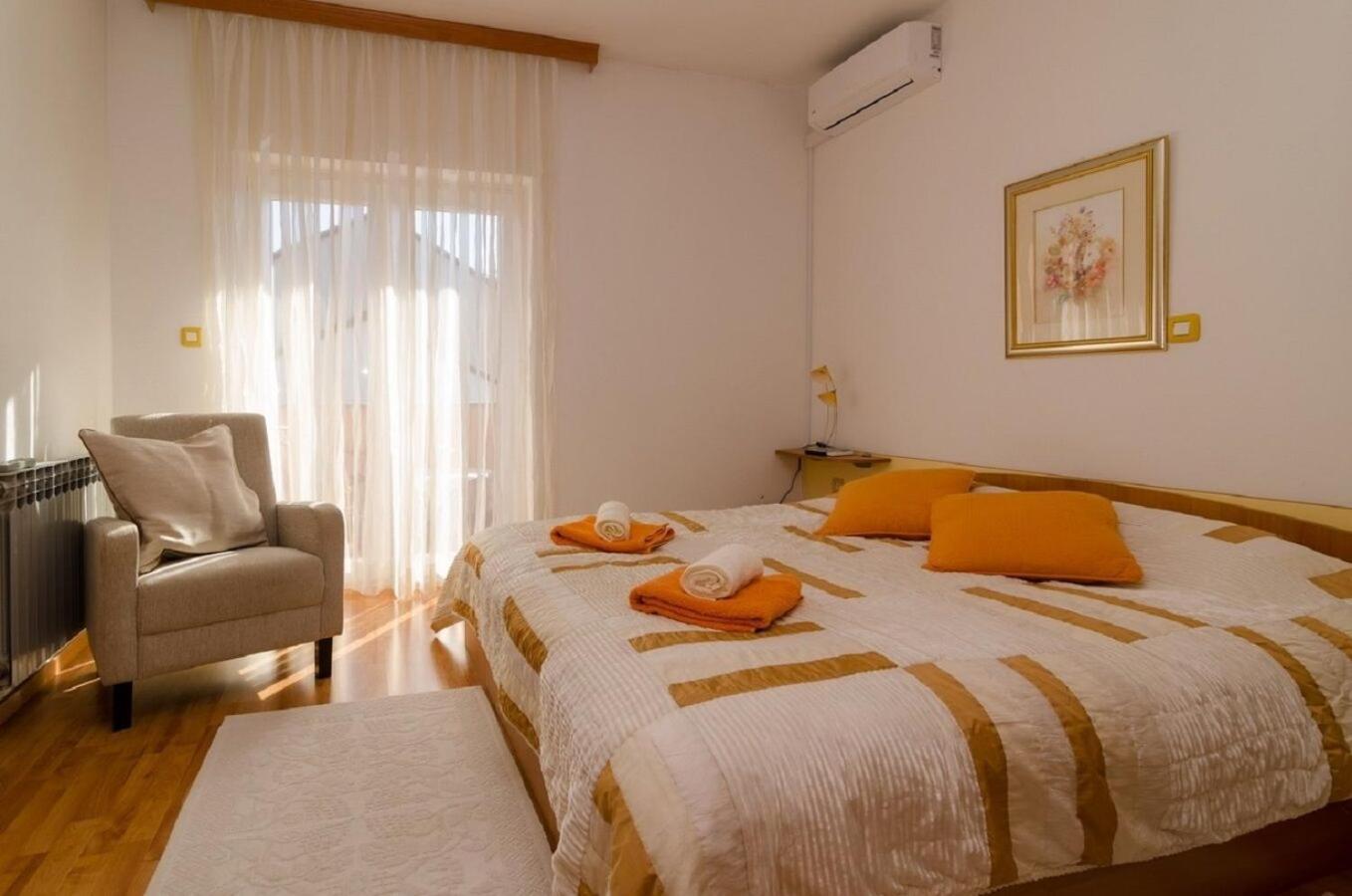 Holiday Home Old Town - Great Location ニン エクステリア 写真
