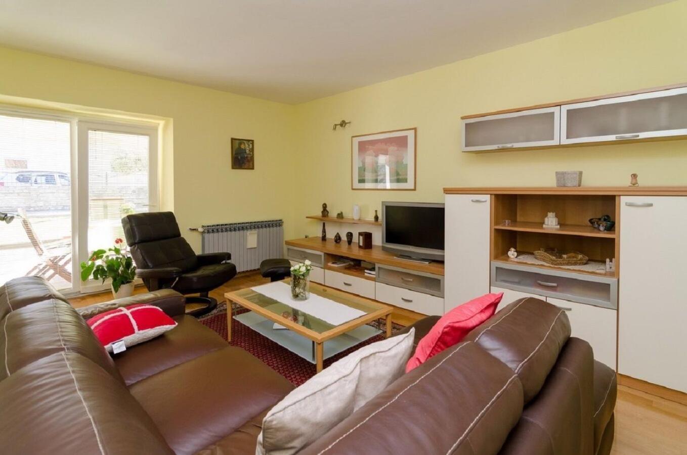 Holiday Home Old Town - Great Location ニン エクステリア 写真